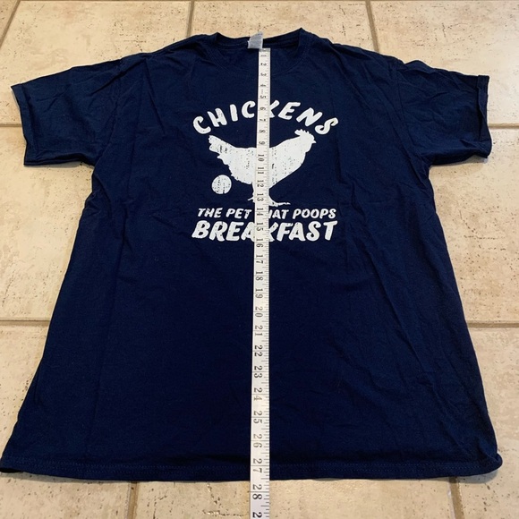 Funny Navy Blue Shirt L Chickens The Pet That Poops Breakfast Fruit of the Loom - Picture 4 of 5
